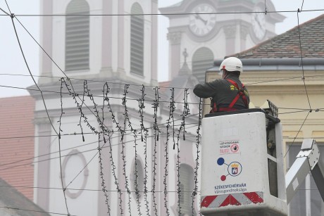 15 km fényfüzért szerel fel a Városgondnokság